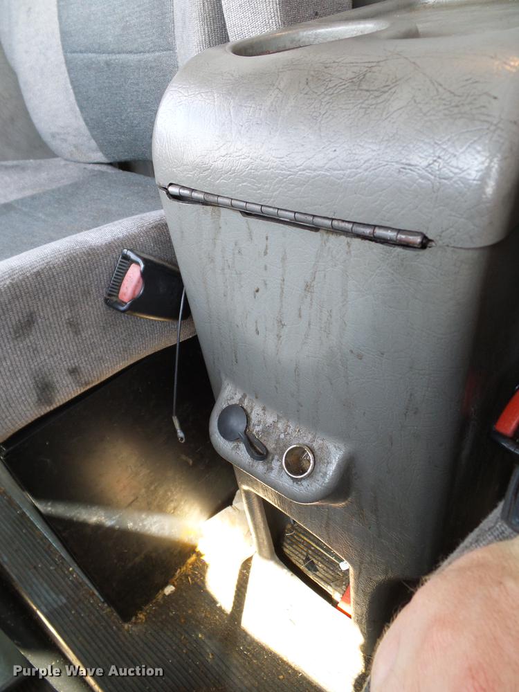 image for item DA6902 2006 Kenworth T300 box truck