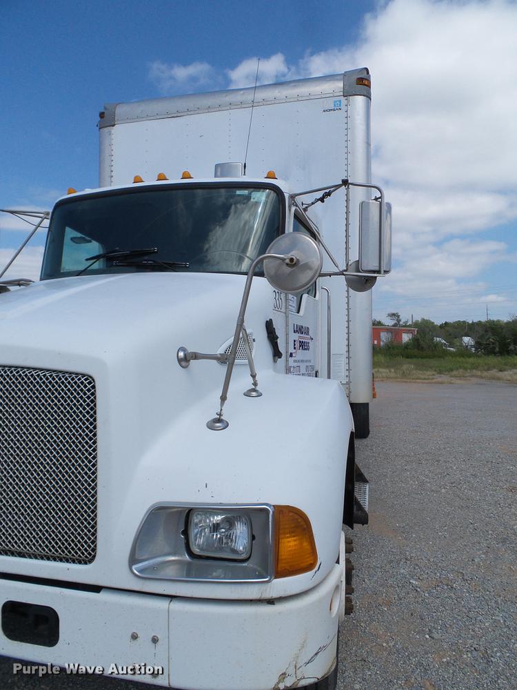 image for item DA6902 2006 Kenworth T300 box truck
