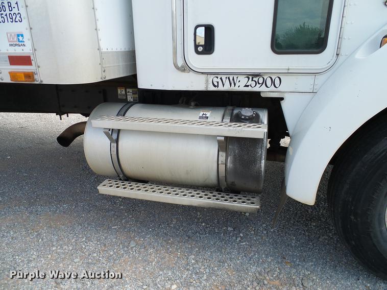 image for item DA6902 2006 Kenworth T300 box truck