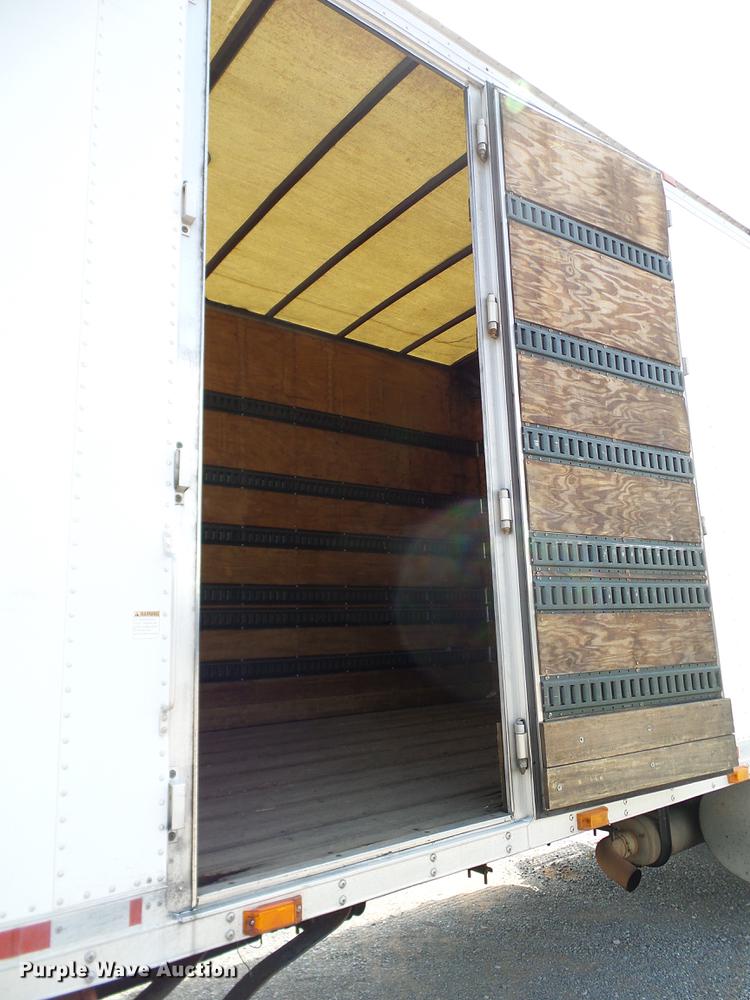 image for item DA6902 2006 Kenworth T300 box truck