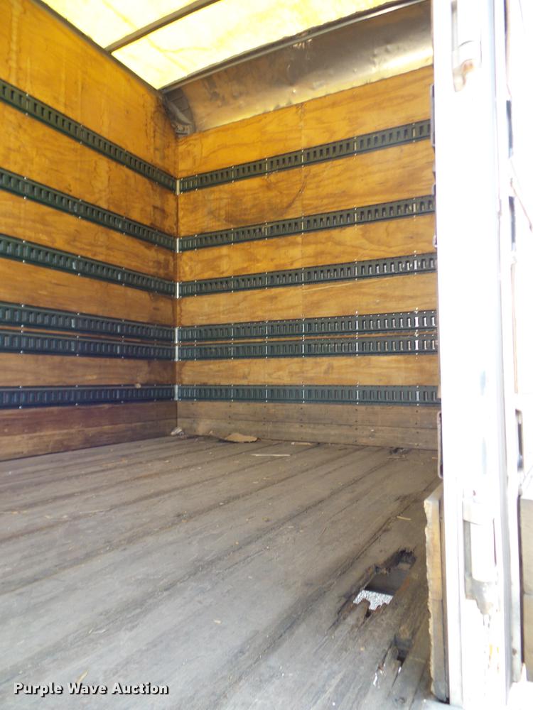 image for item DA6902 2006 Kenworth T300 box truck