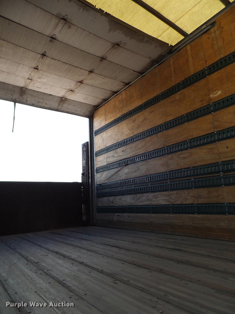 image for item DA6902 2006 Kenworth T300 box truck