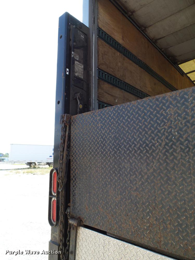 image for item DA6902 2006 Kenworth T300 box truck