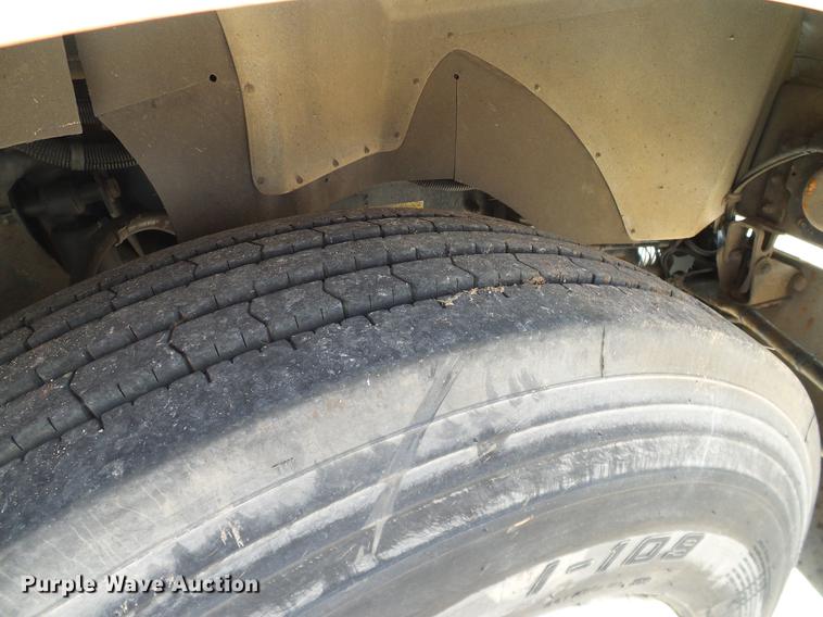 image for item DA6902 2006 Kenworth T300 box truck