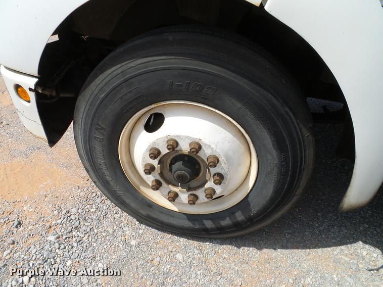 image for item DA6902 2006 Kenworth T300 box truck