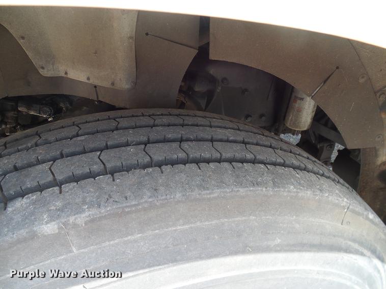 image for item DA6902 2006 Kenworth T300 box truck