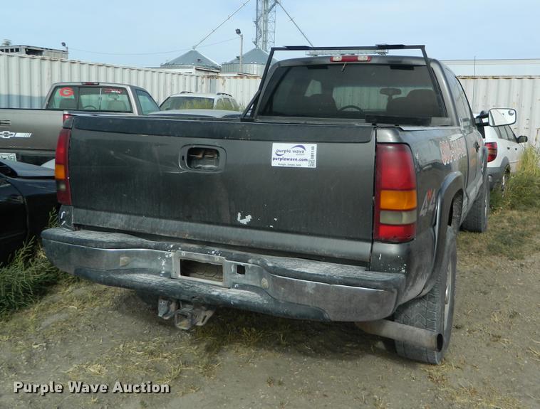image for item DB1146 2000 Chevrolet Silverado 2500 Ext. Cab pickup truck