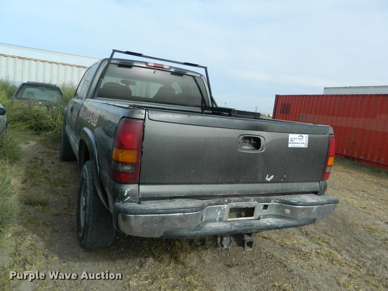 image for item DB1146 2000 Chevrolet Silverado 2500 Ext. Cab pickup truck