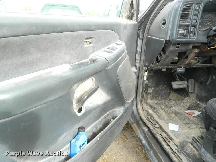 image for item DB1146 2000 Chevrolet Silverado 2500 Ext. Cab pickup truck