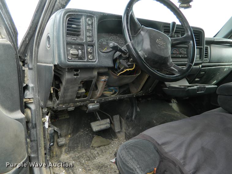 image for item DB1146 2000 Chevrolet Silverado 2500 Ext. Cab pickup truck