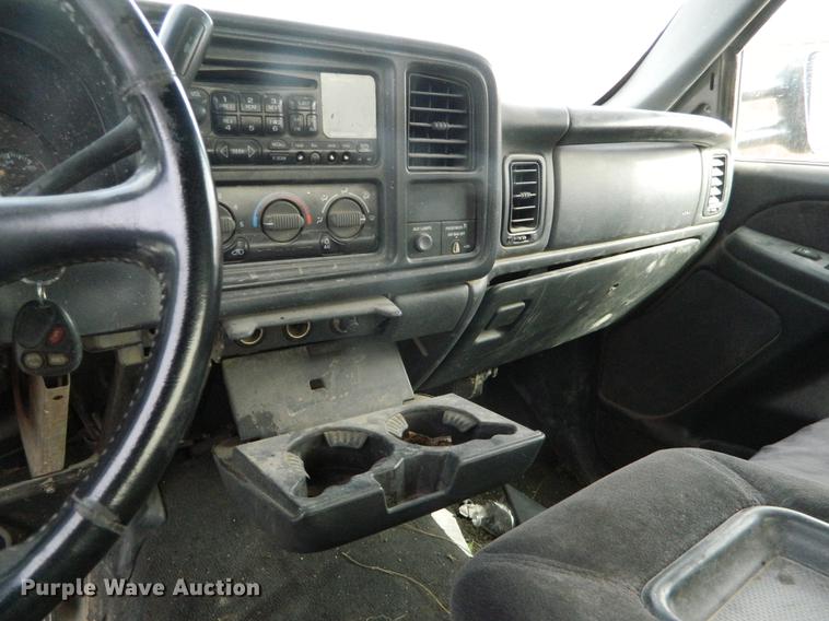 image for item DB1146 2000 Chevrolet Silverado 2500 Ext. Cab pickup truck