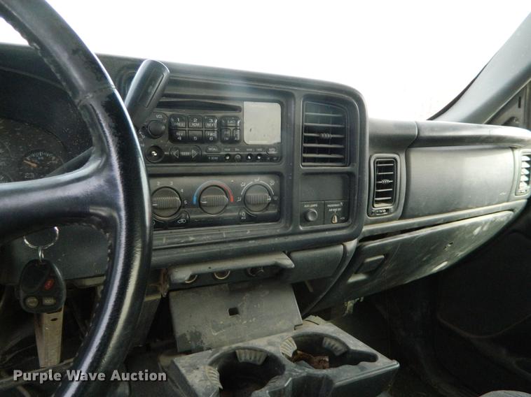 image for item DB1146 2000 Chevrolet Silverado 2500 Ext. Cab pickup truck