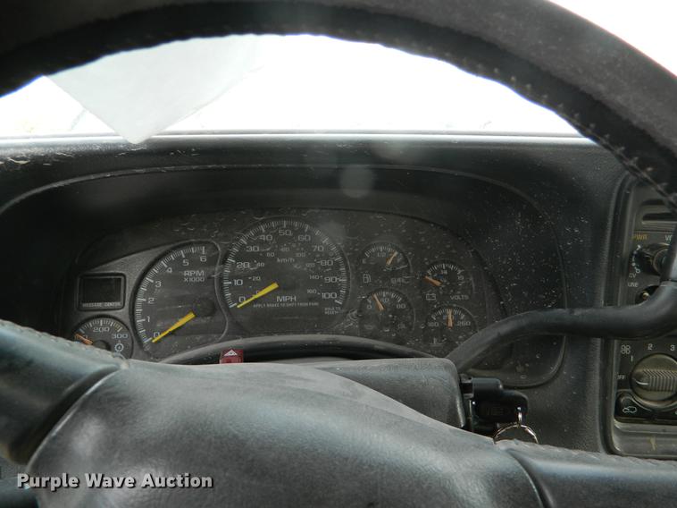 image for item DB1146 2000 Chevrolet Silverado 2500 Ext. Cab pickup truck