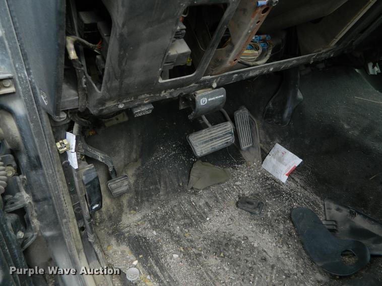 image for item DB1146 2000 Chevrolet Silverado 2500 Ext. Cab pickup truck