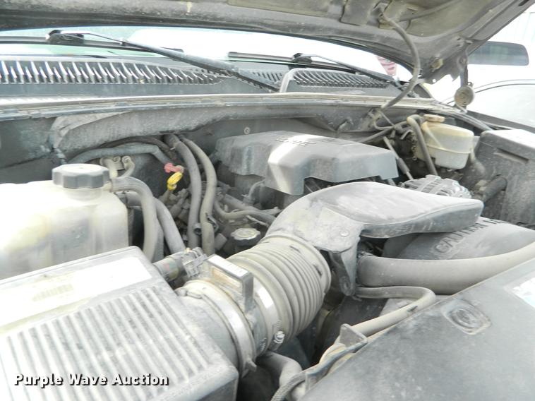 image for item DB1146 2000 Chevrolet Silverado 2500 Ext. Cab pickup truck