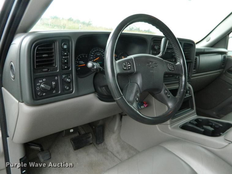 image for item DB1157 2005 Chevrolet Suburban 1500 Z71 SUV