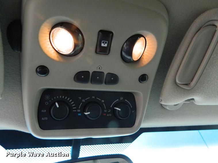 image for item DB1157 2005 Chevrolet Suburban 1500 Z71 SUV