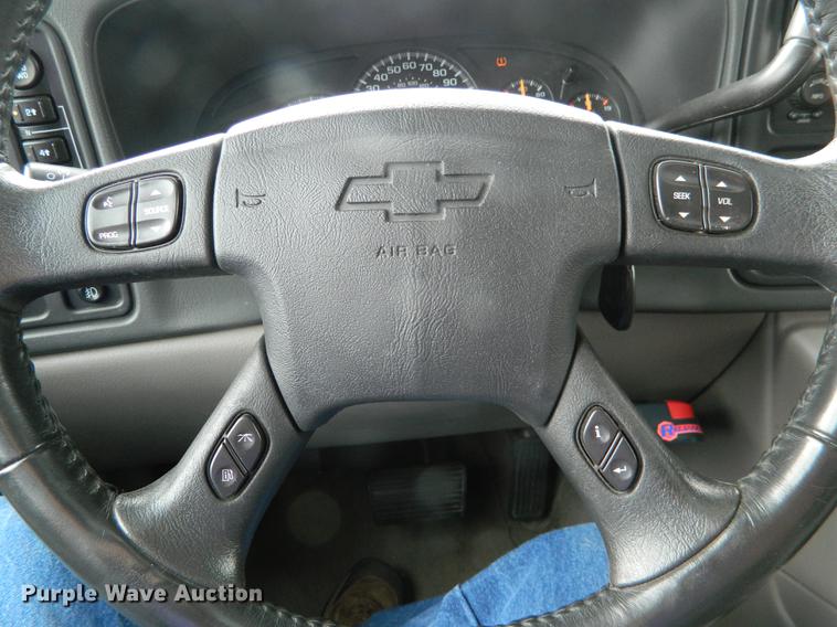 image for item DB1157 2005 Chevrolet Suburban 1500 Z71 SUV