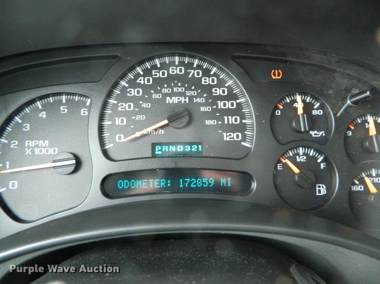 image for item DB1157 2005 Chevrolet Suburban 1500 Z71 SUV