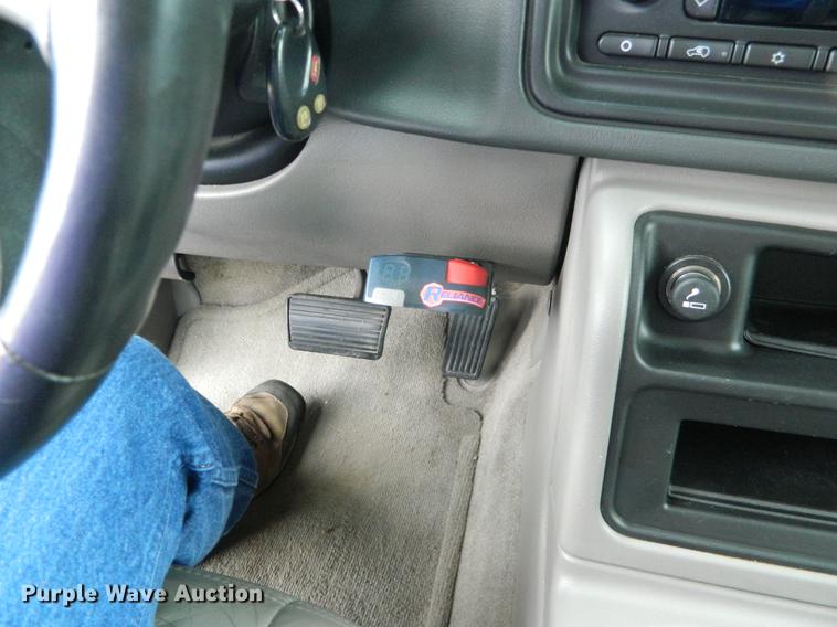 image for item DB1157 2005 Chevrolet Suburban 1500 Z71 SUV