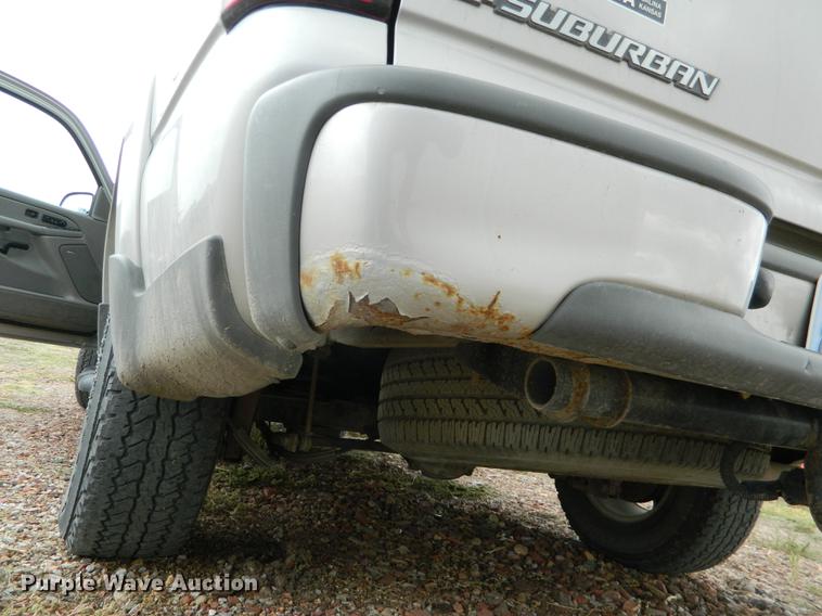 image for item DB1157 2005 Chevrolet Suburban 1500 Z71 SUV