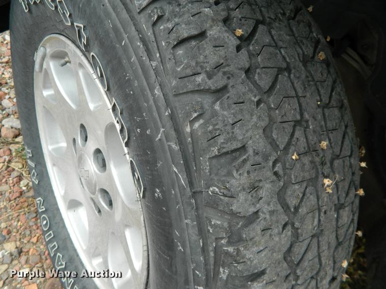 image for item DB1157 2005 Chevrolet Suburban 1500 Z71 SUV