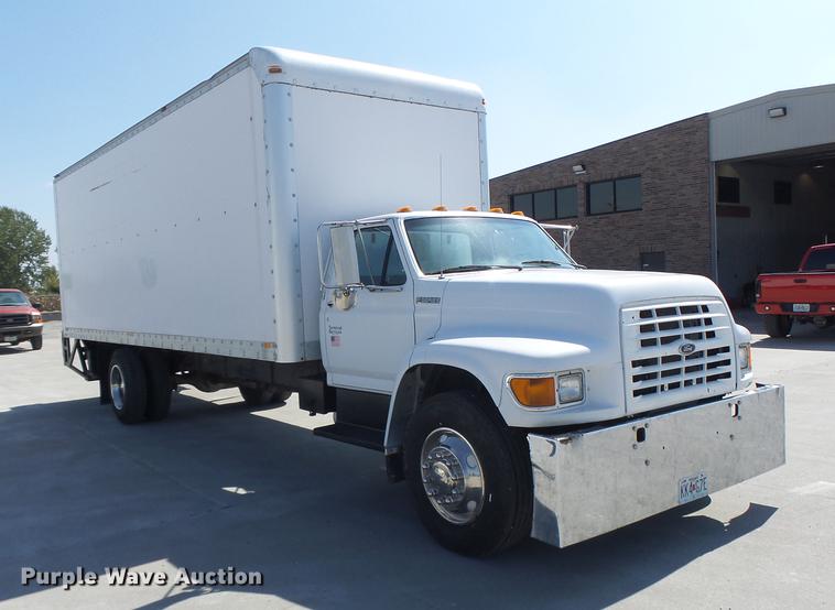 image for item DB1458 1999 Ford F800 box truck