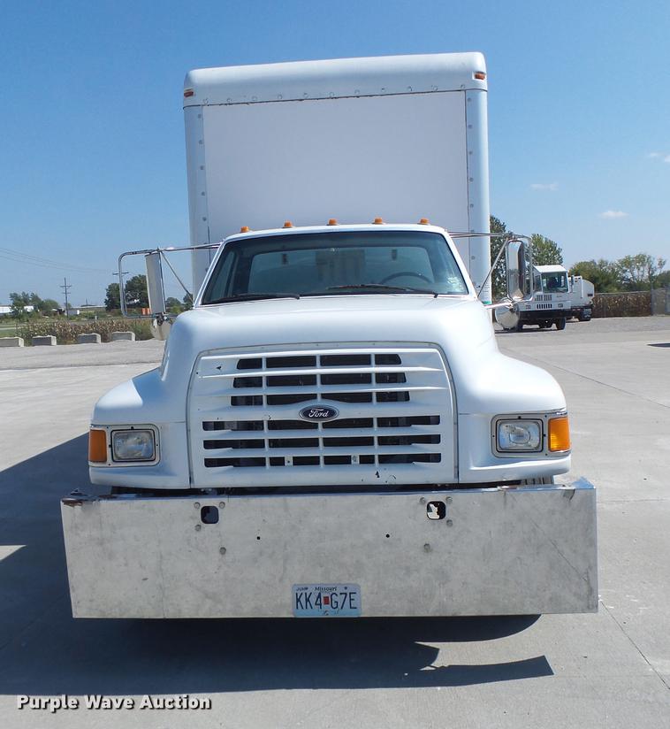 image for item DB1458 1999 Ford F800 box truck
