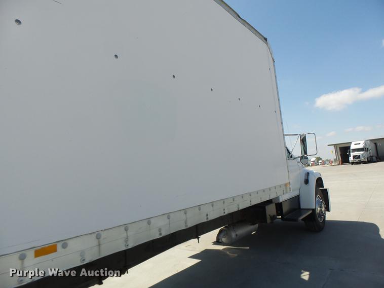image for item DB1458 1999 Ford F800 box truck