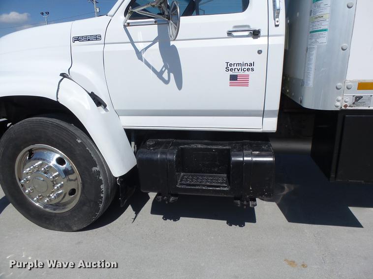 image for item DB1458 1999 Ford F800 box truck