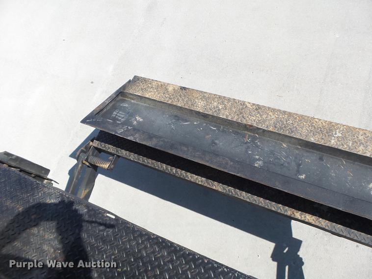 image for item DB1458 1999 Ford F800 box truck