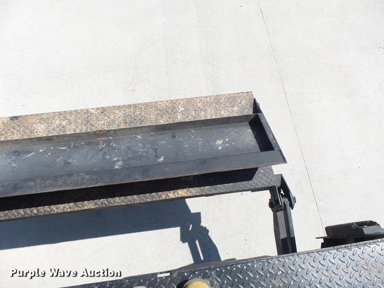 image for item DB1458 1999 Ford F800 box truck