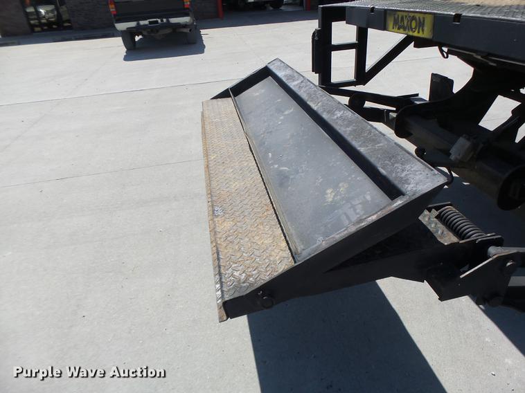 image for item DB1458 1999 Ford F800 box truck