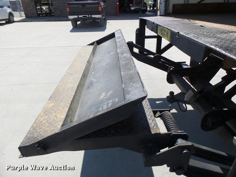 image for item DB1458 1999 Ford F800 box truck