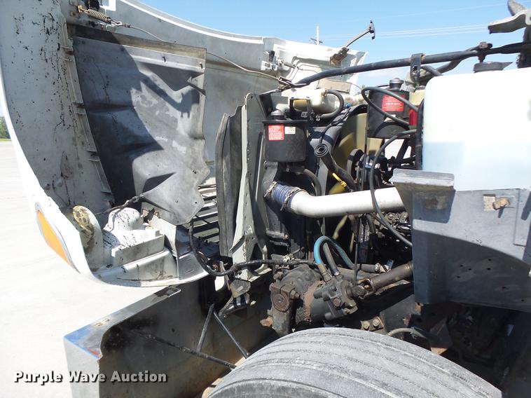 image for item DB1458 1999 Ford F800 box truck