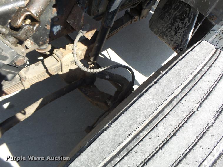 image for item DB1458 1999 Ford F800 box truck