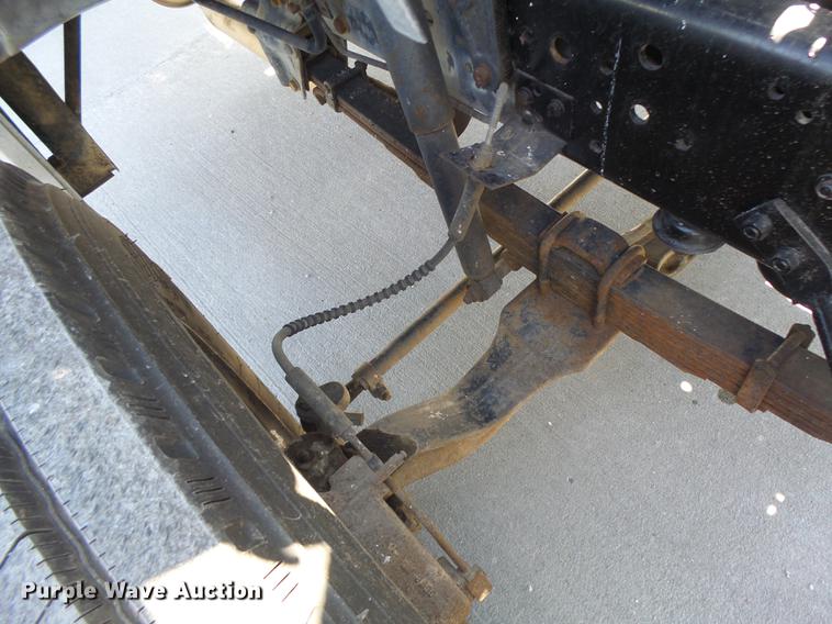 image for item DB1458 1999 Ford F800 box truck