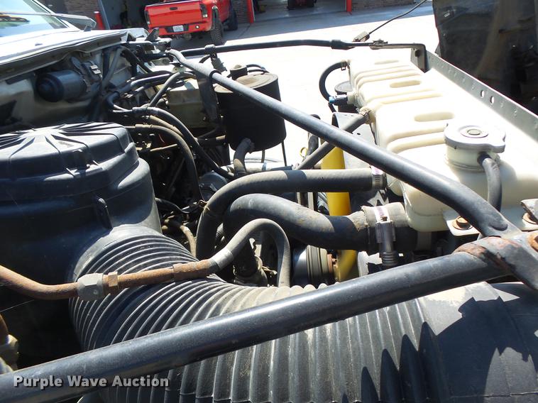 image for item DB1458 1999 Ford F800 box truck