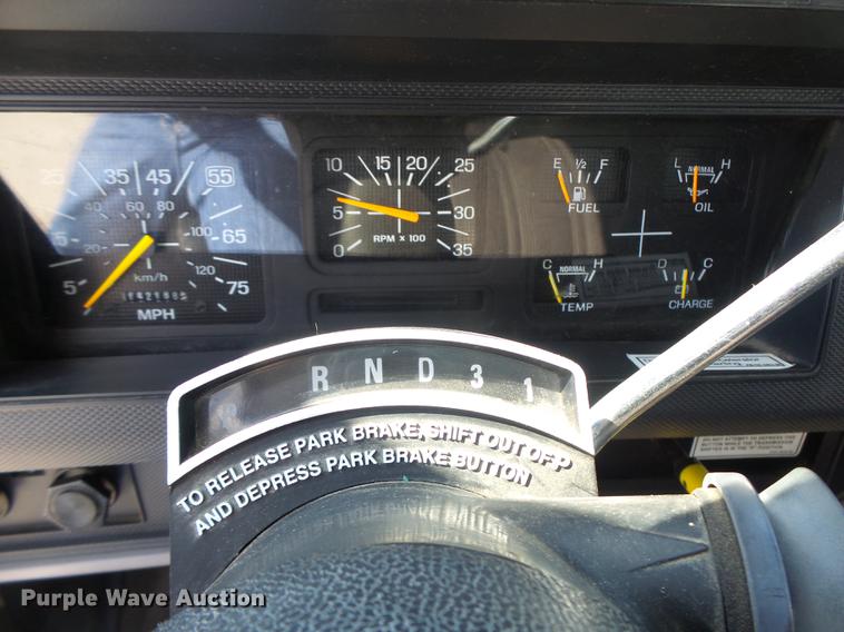 image for item DB1458 1999 Ford F800 box truck