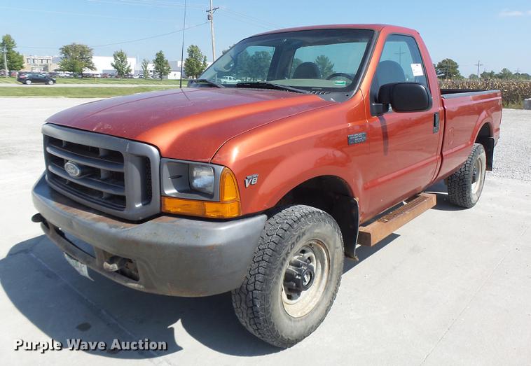 image for item DB1459 2000 Ford F250 Super Duty pickup truck