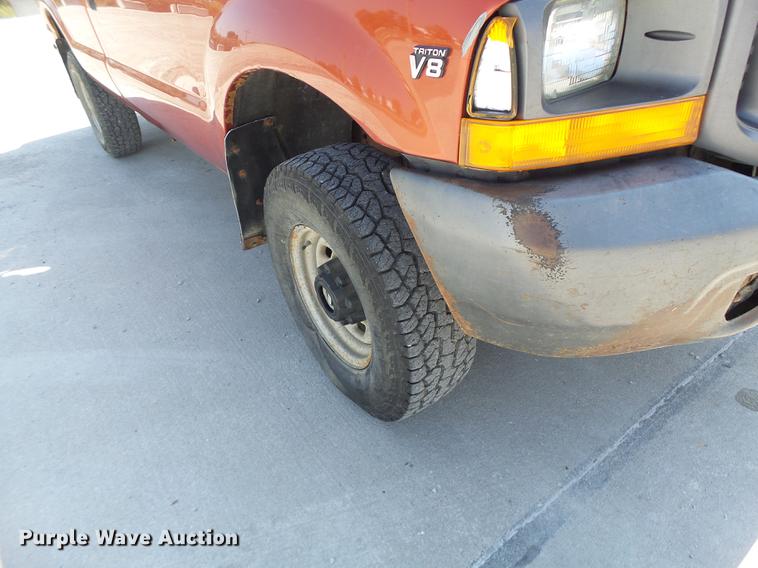 image for item DB1459 2000 Ford F250 Super Duty pickup truck