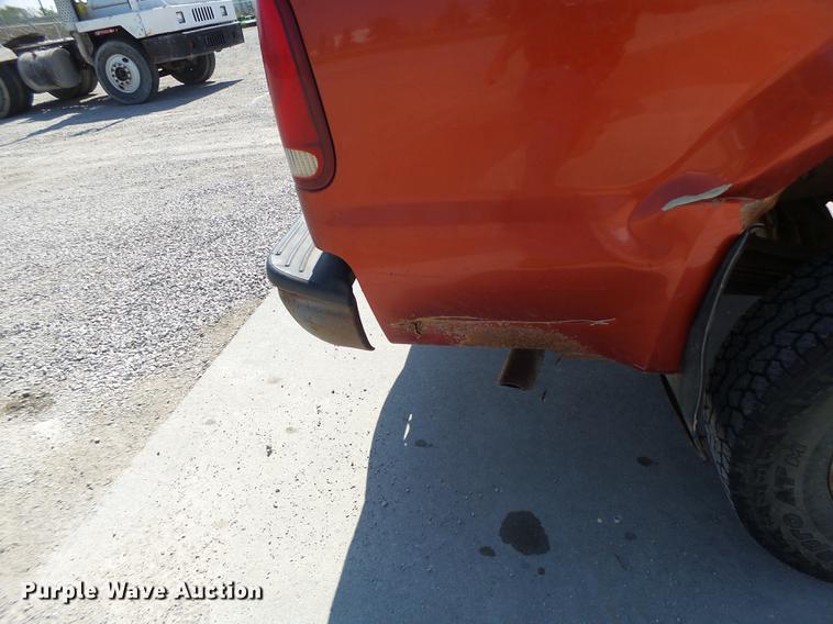 image for item DB1459 2000 Ford F250 Super Duty pickup truck