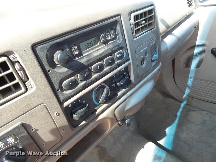 image for item DB1459 2000 Ford F250 Super Duty pickup truck