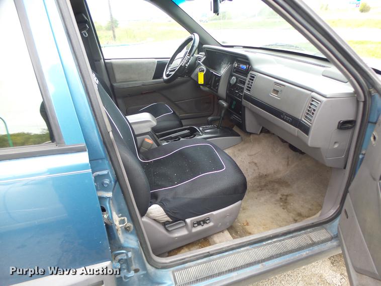 image for item DB1473 1994 Jeep Grand Cherokee SUV