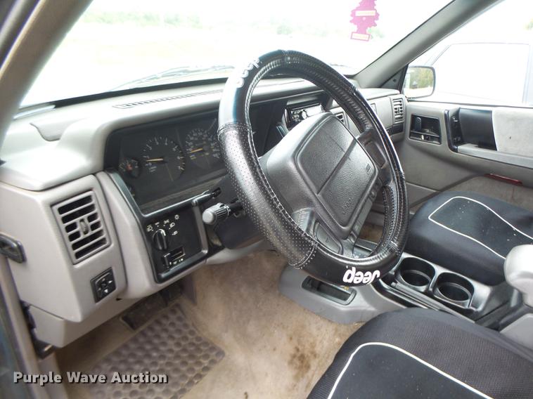 image for item DB1473 1994 Jeep Grand Cherokee SUV
