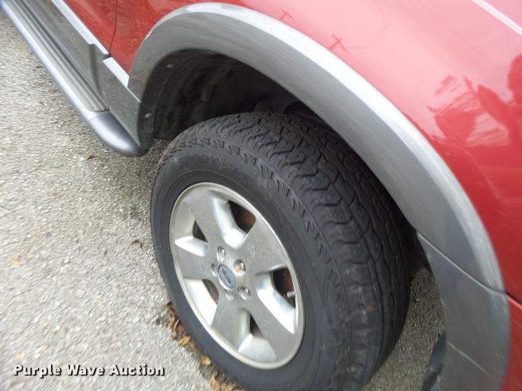 image for item DB1482 2005 Ford Explorer SUV