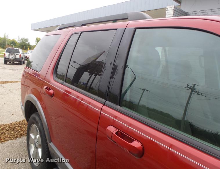 image for item DB1482 2005 Ford Explorer SUV