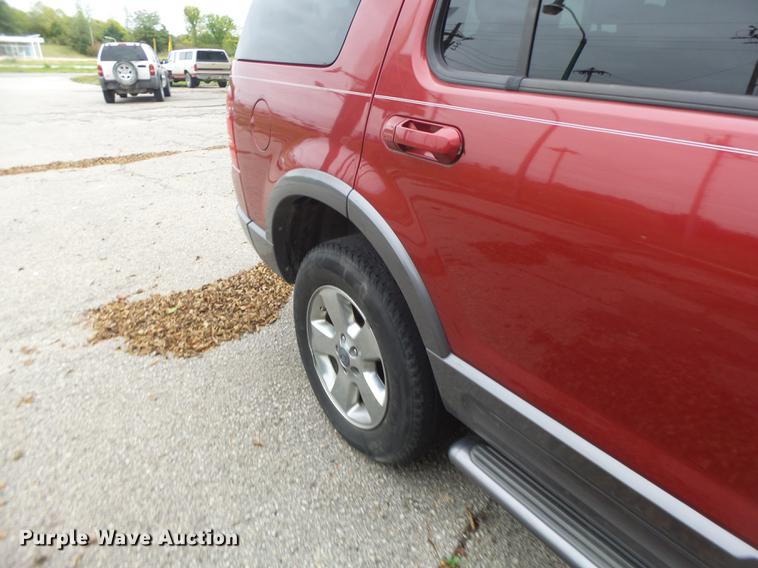 image for item DB1482 2005 Ford Explorer SUV
