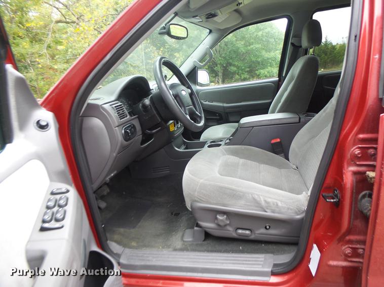 image for item DB1482 2005 Ford Explorer SUV