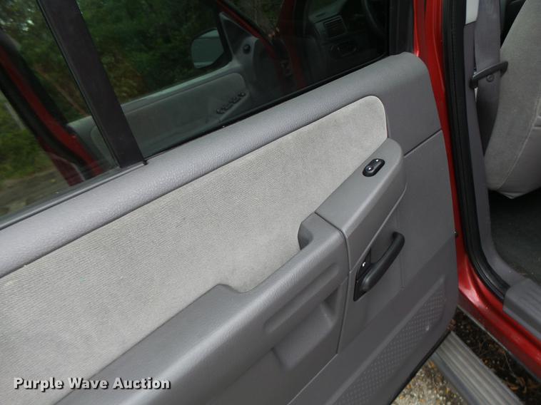 image for item DB1482 2005 Ford Explorer SUV